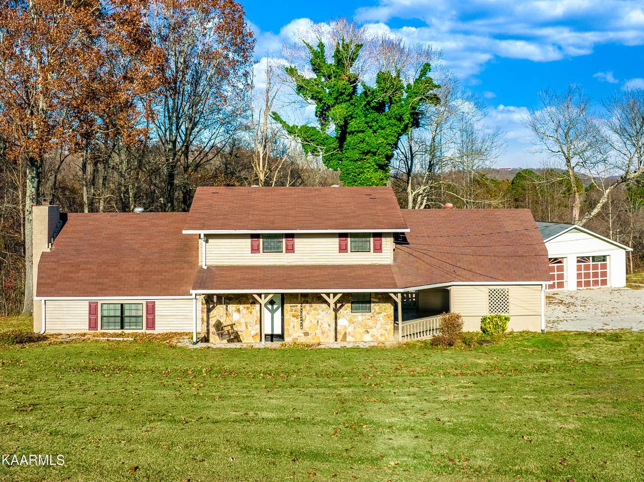 221 Indian Creek Rd - Photo 1