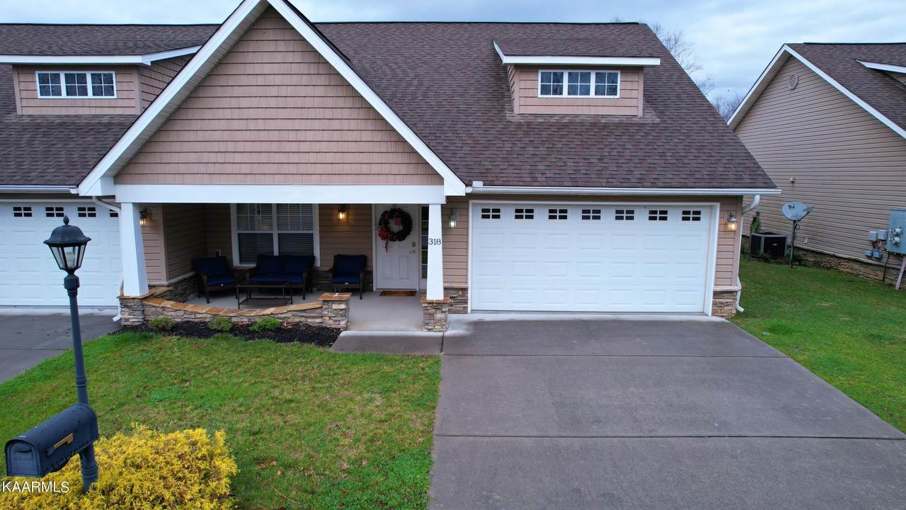 318 Meriwether Way - Photo 1