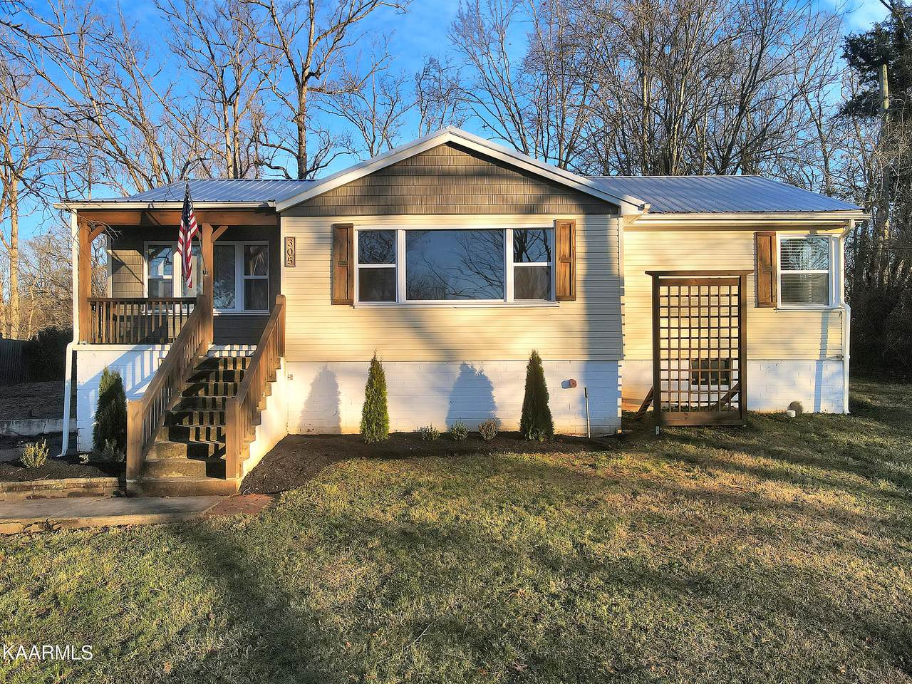 305 Liveoak Lane - Photo 1