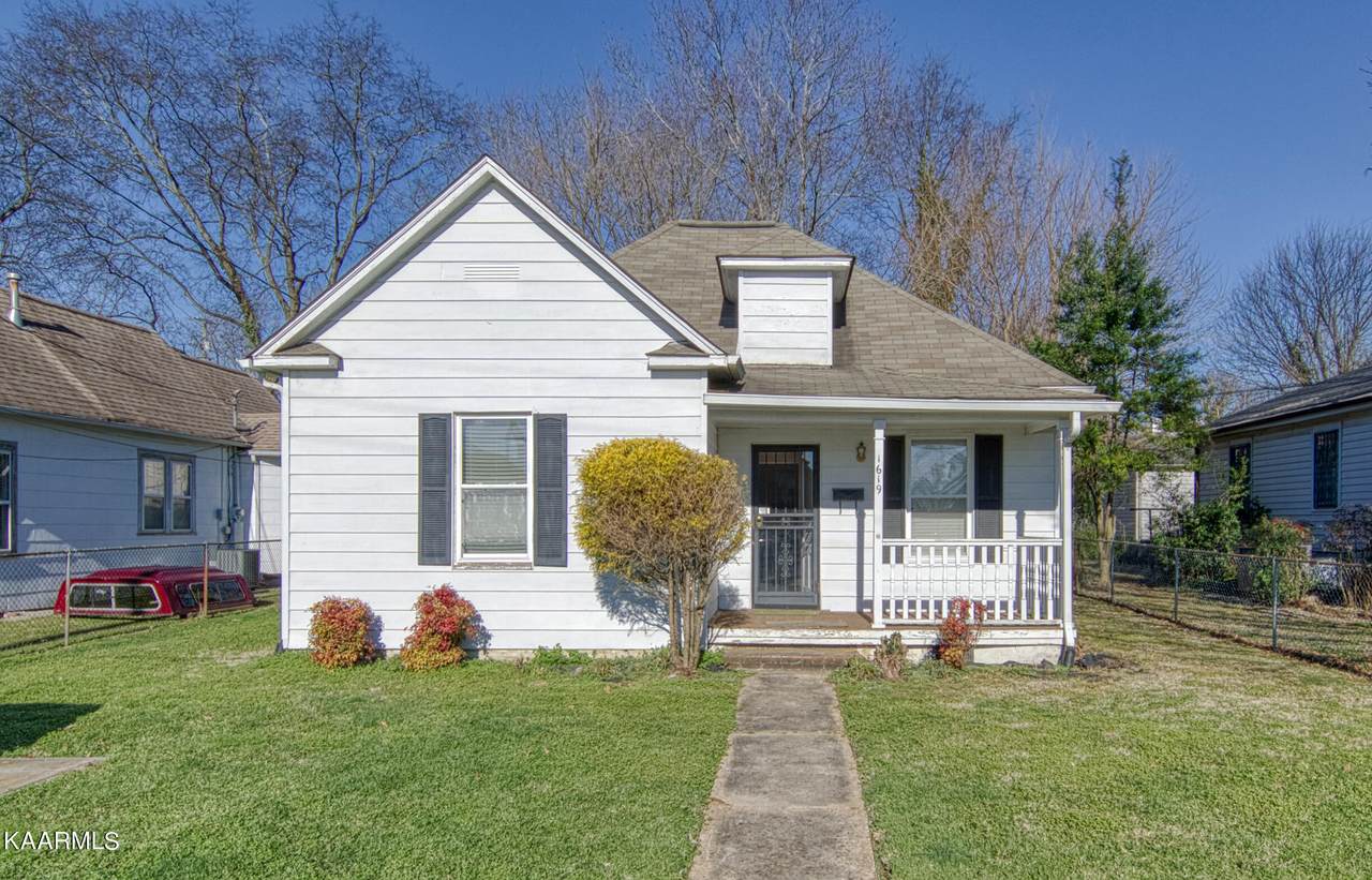 1619 Lawson Ave - Photo 1