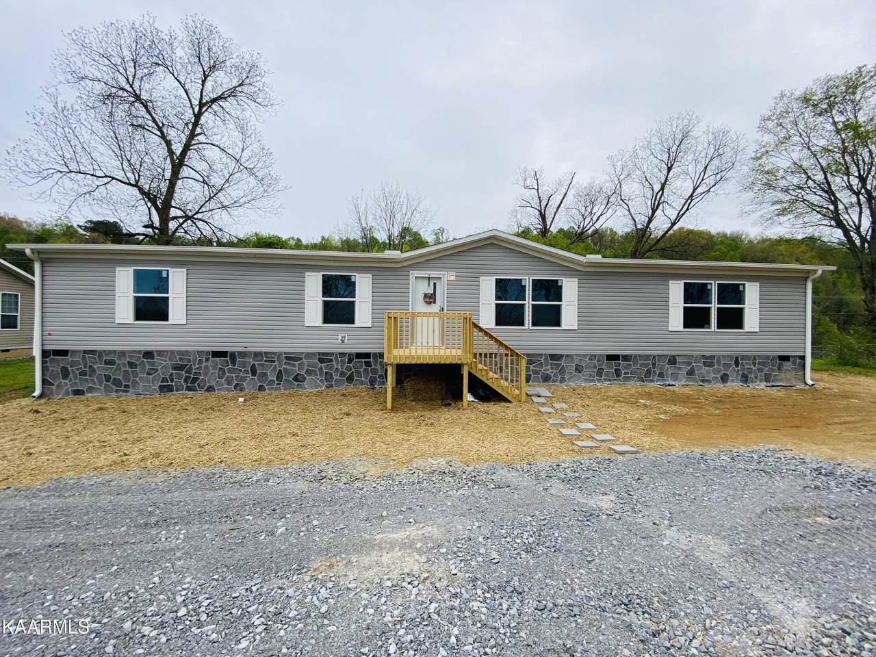 645 Farrell St - Photo 1