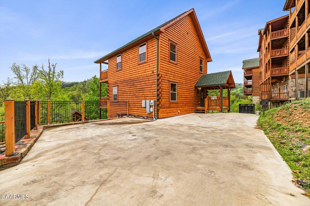 1112 Autumn Path Way - Photo 1