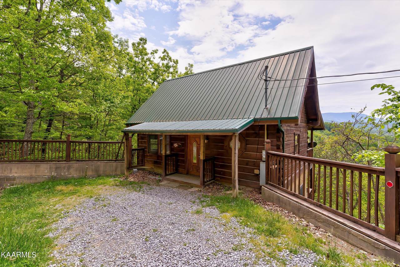 3070 Ridgecrest Way - Photo 1