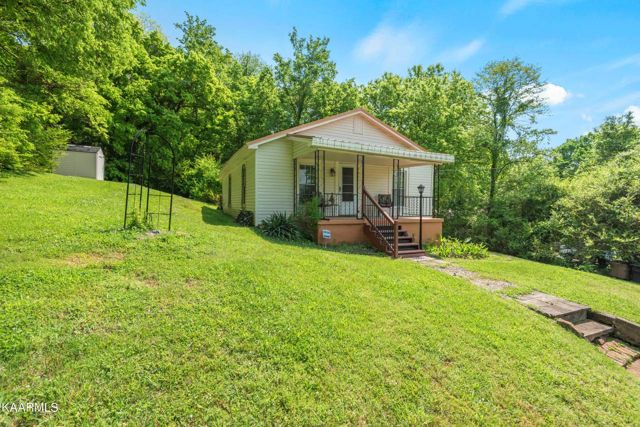 908 Dunlap Lane - Photo 1