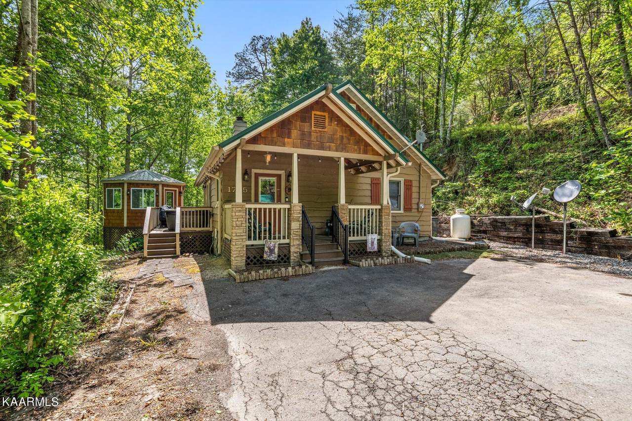 1725 Red Fox Ridge Way - Photo 1