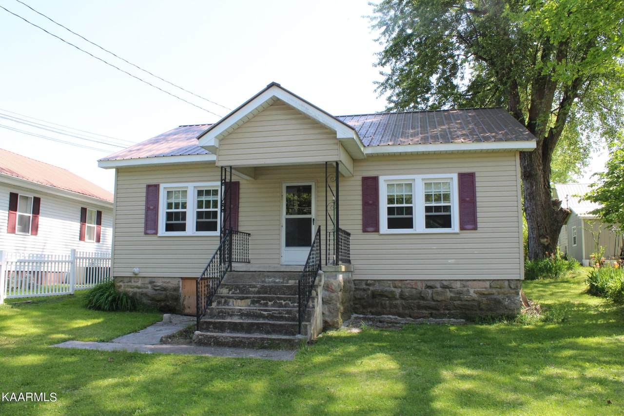 327 Mark Twain Ave - Photo 1