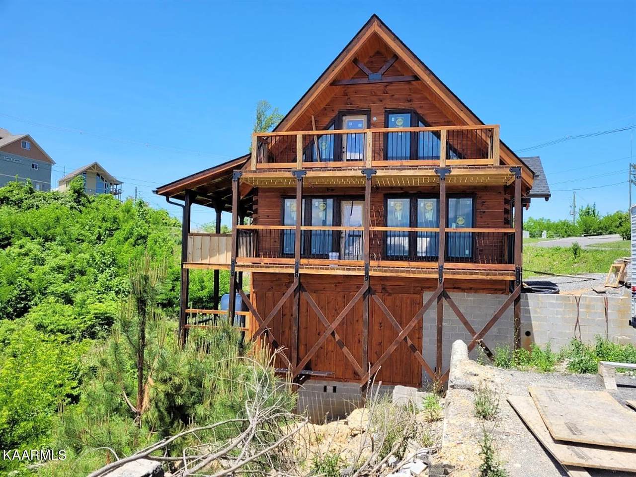 710 Village Loop Rd - Photo 1