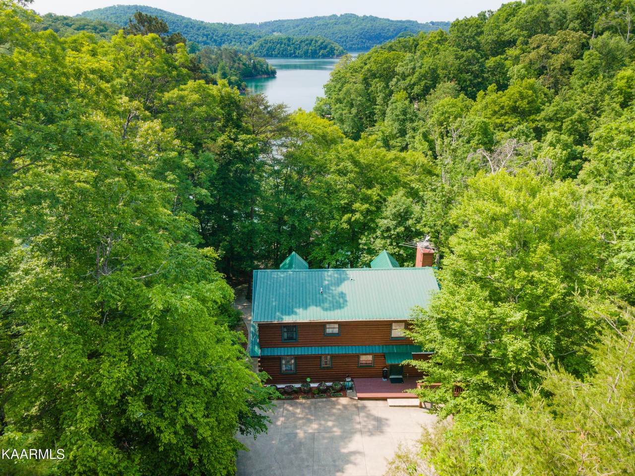 186 Cove Point - Photo 1