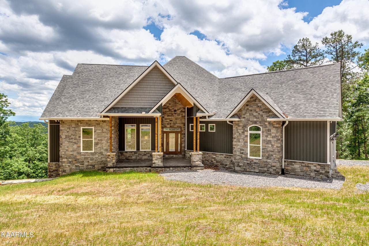 980 Falcon Crest Drive - Photo 1