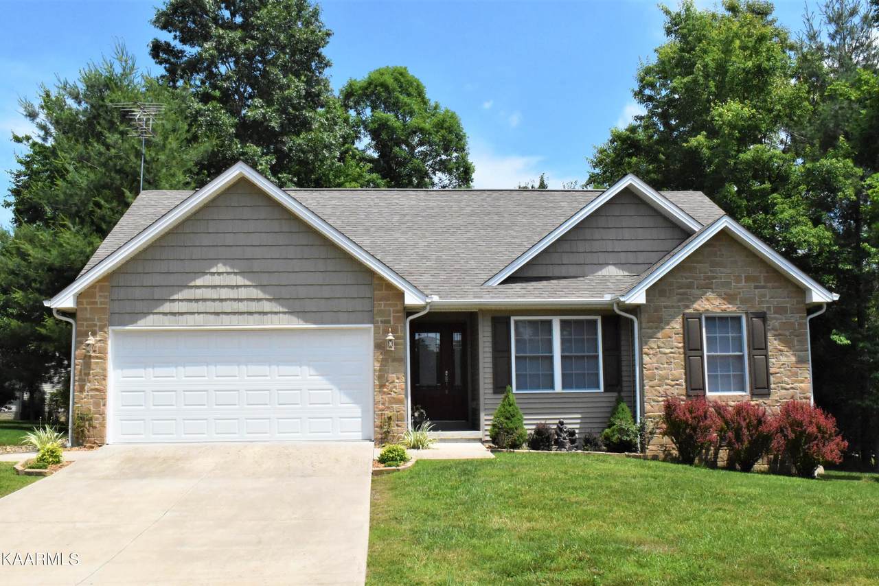10 Dickens Lane - Photo 1