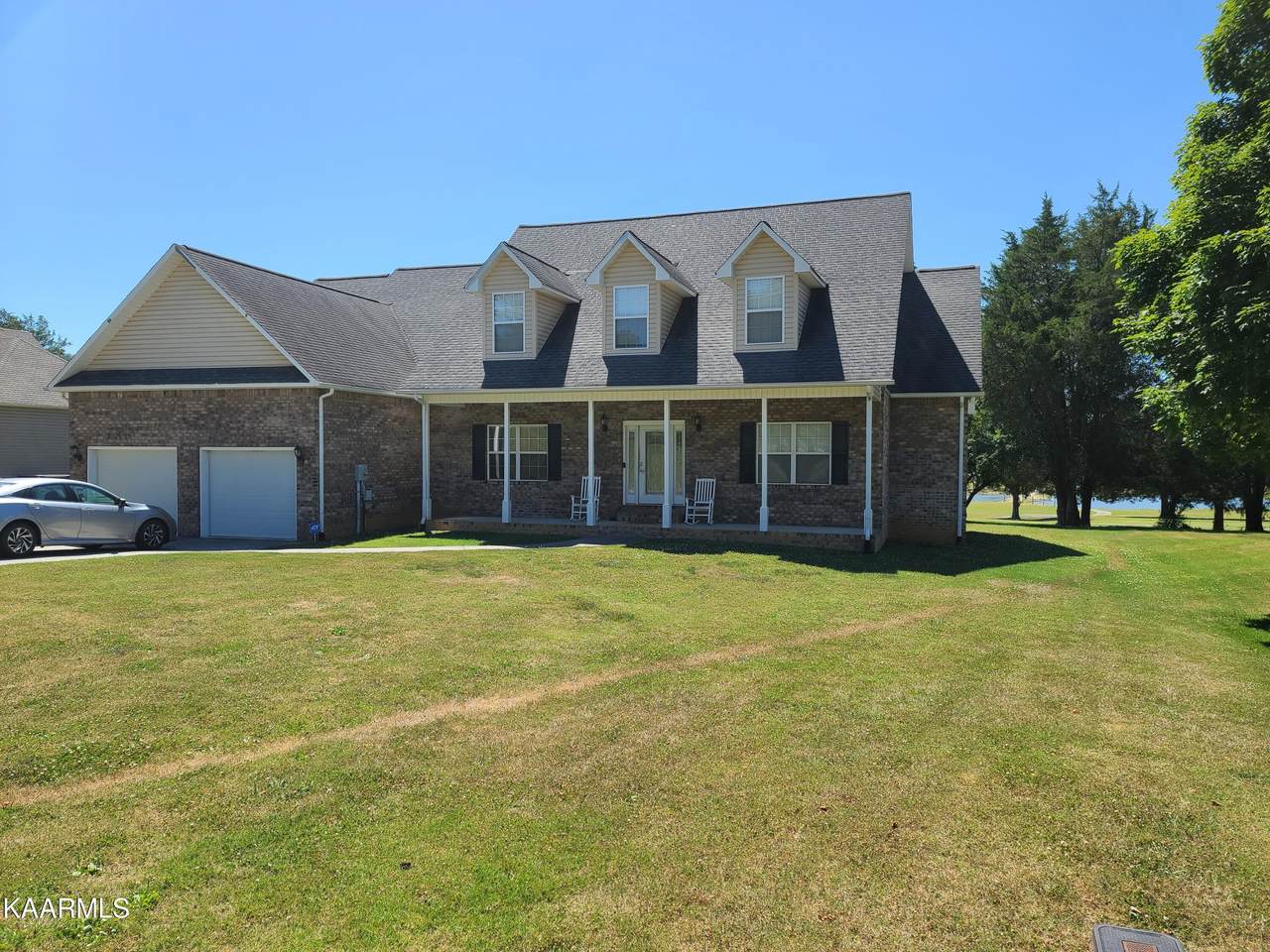138 Lakeside Drive - Photo 1