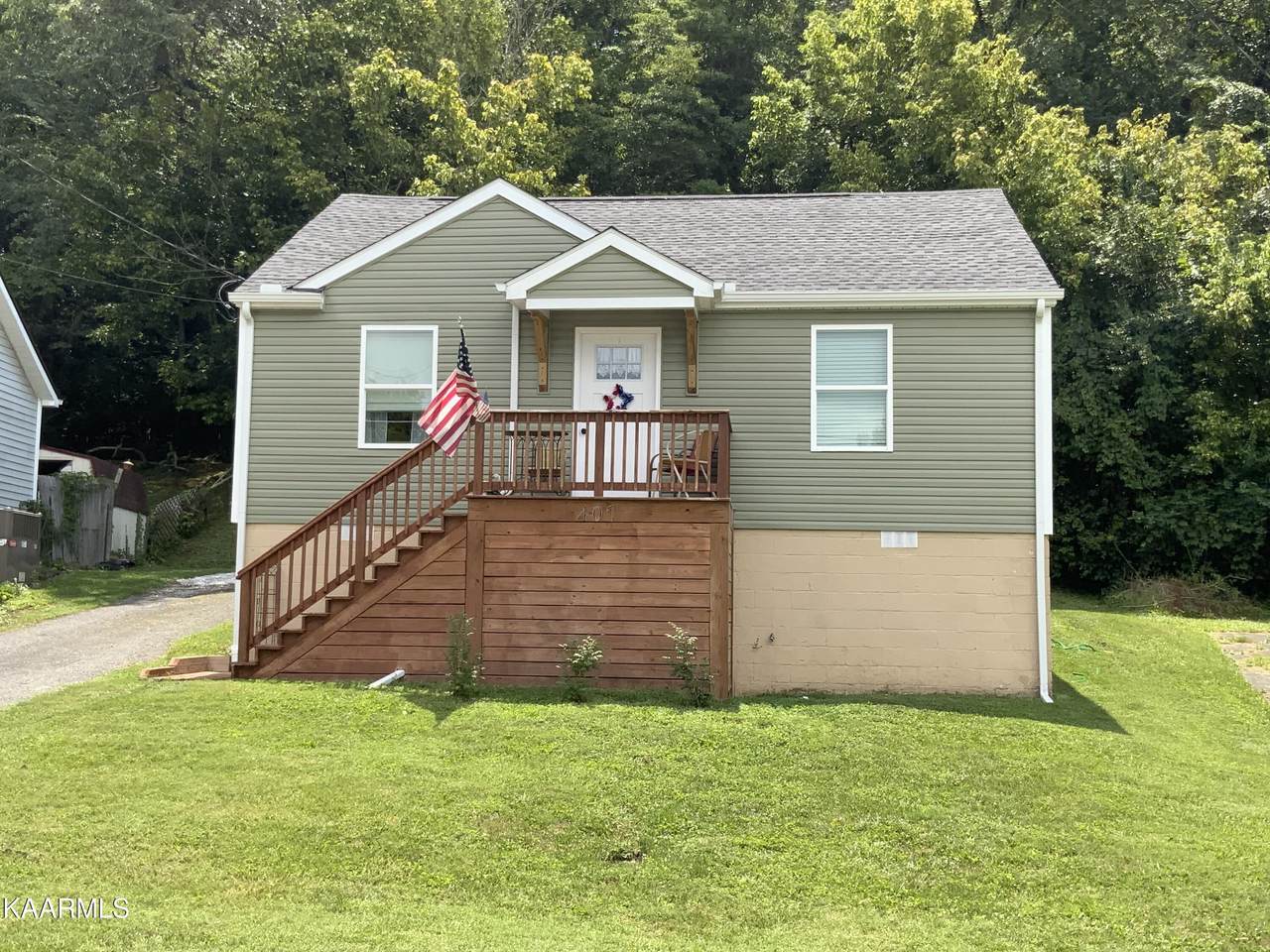 407 Kingwood St - Photo 1