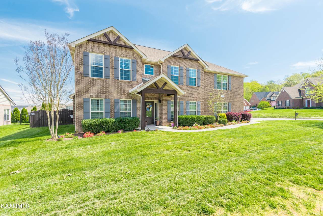 1801 Falcon Pointe Drive - Photo 1