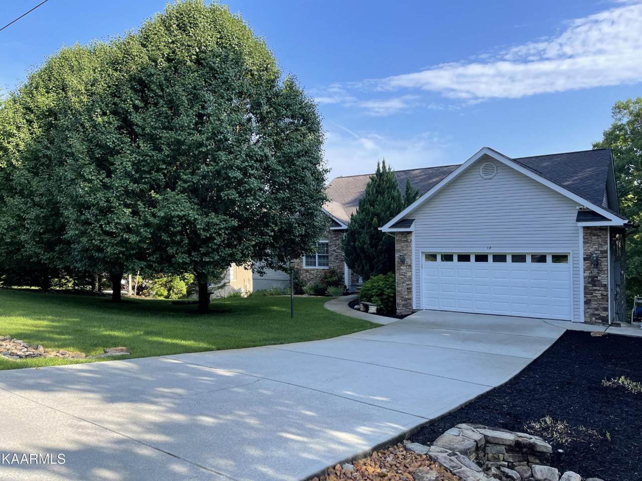 12 Milnor Circle - Photo 1