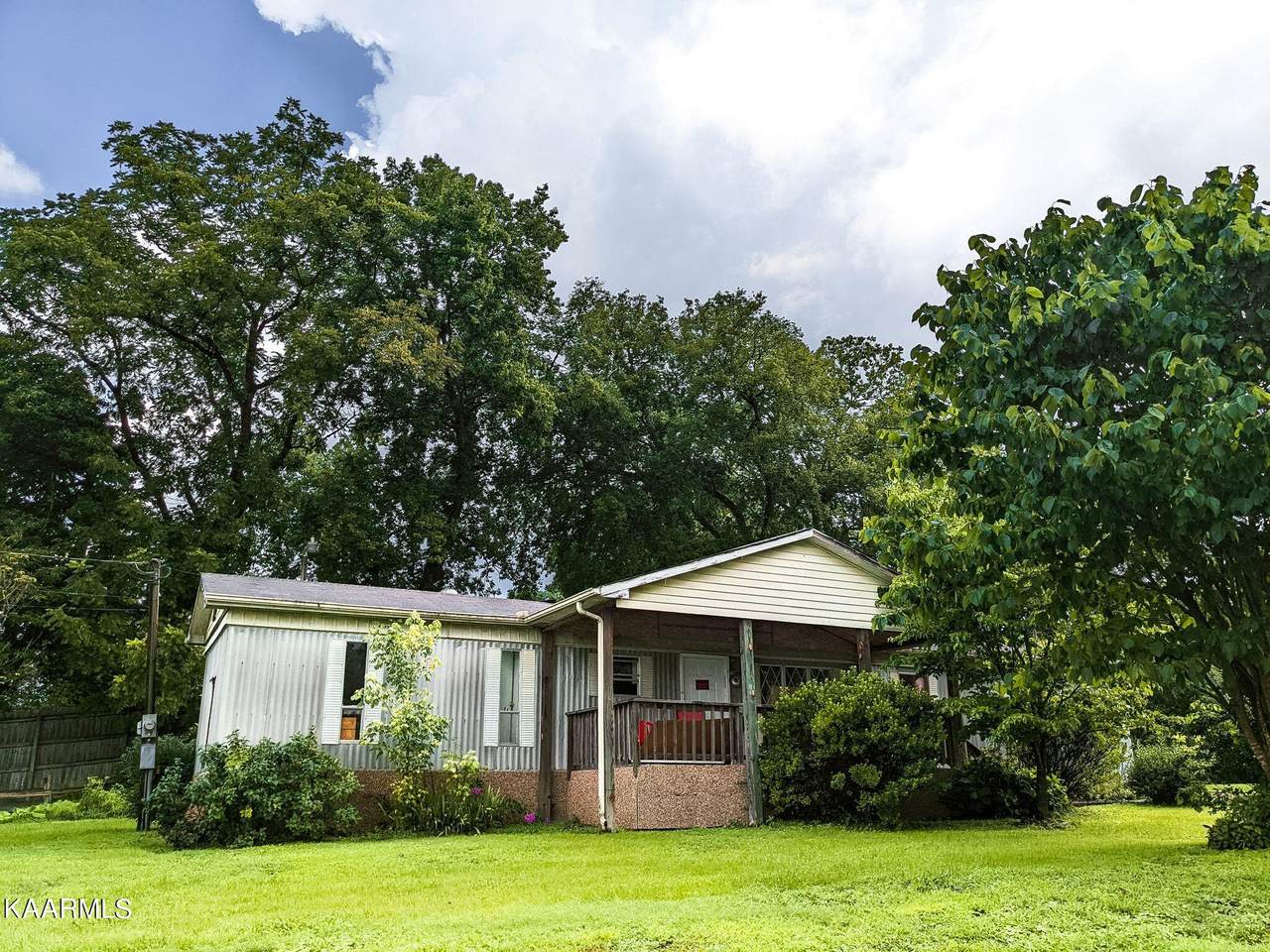 106 Dale Ave - Photo 1