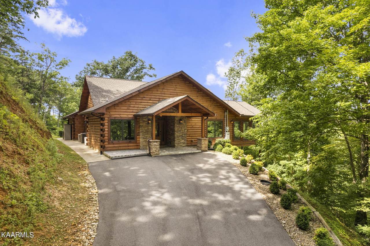 1012 Pine Top Lane - Photo 1