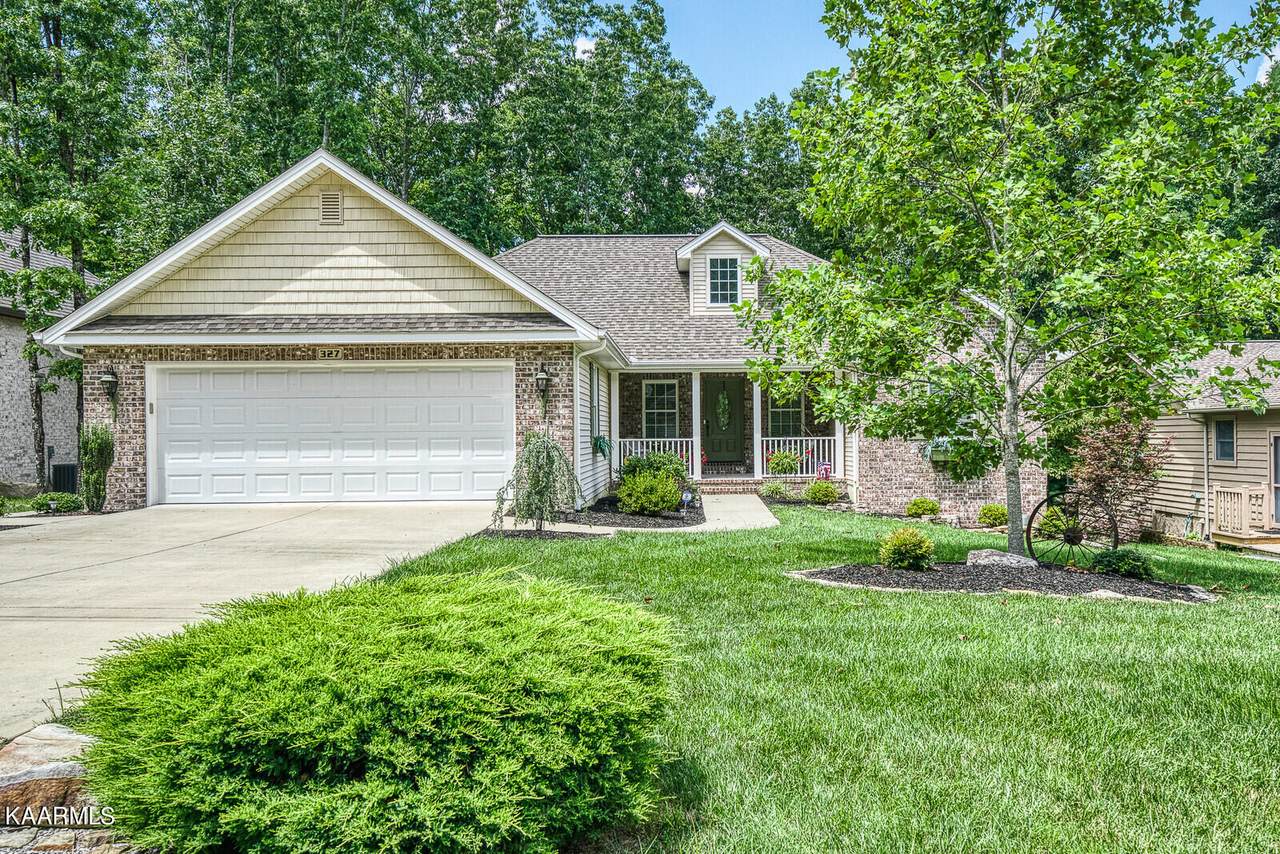 327 Beachwood Drive - Photo 1