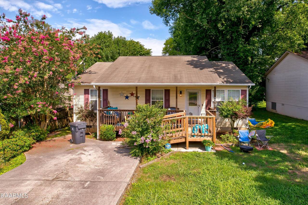 2217 Belvoir Ave - Photo 1