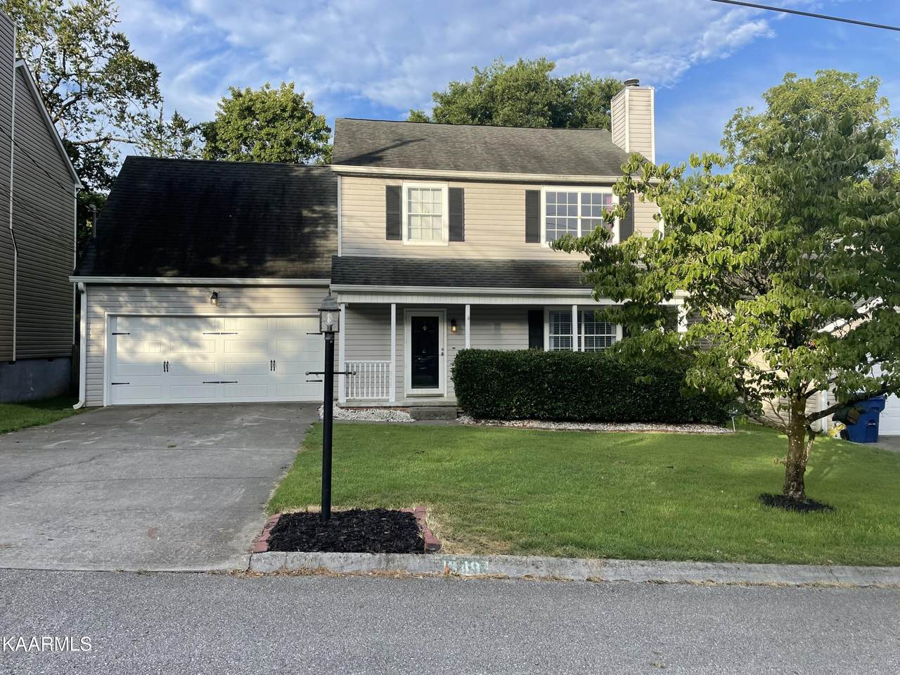 1349 Woodridge Drive - Photo 1