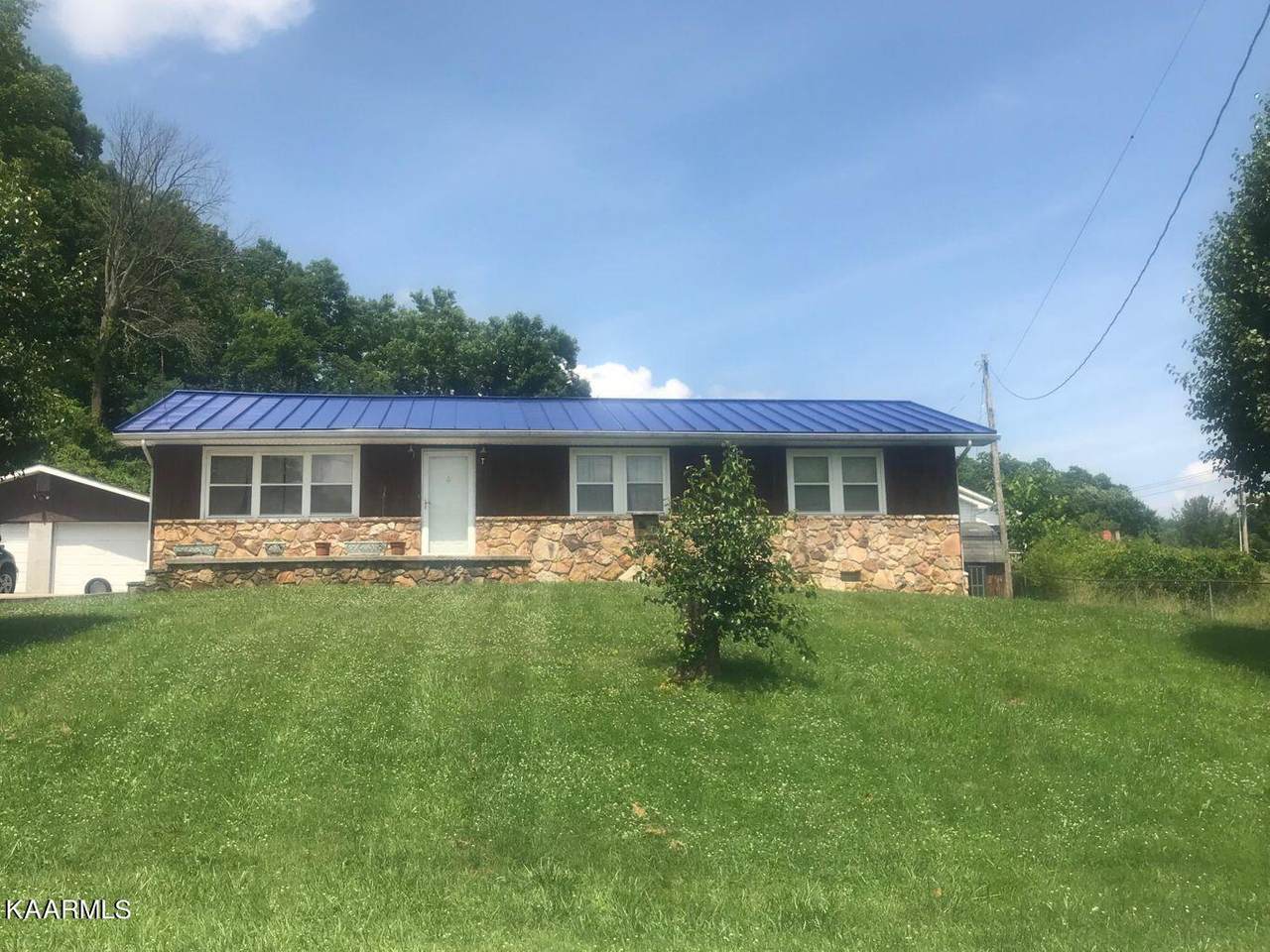 306 4th St - Photo 1