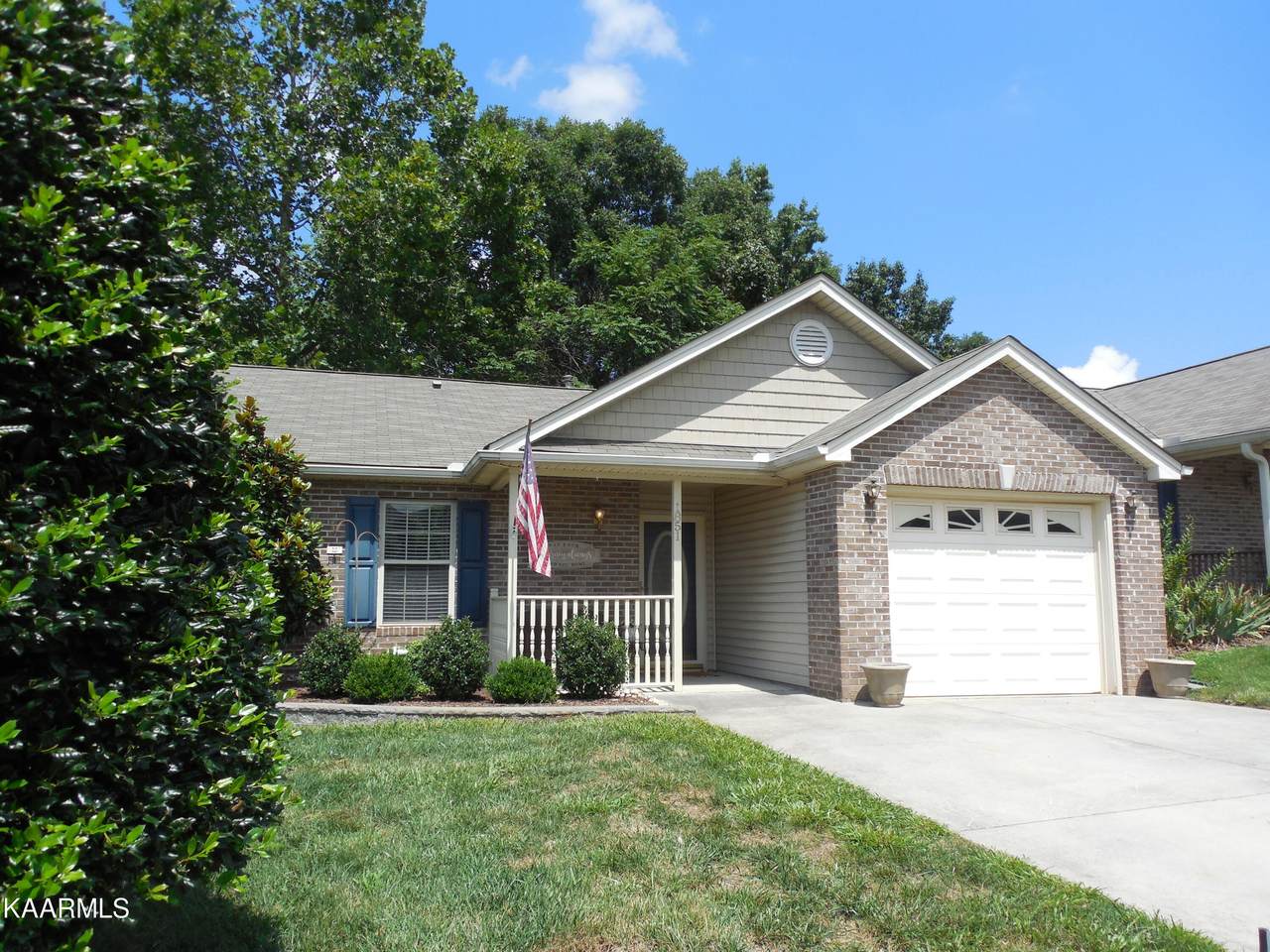 1851 Elmhurst Way - Photo 1