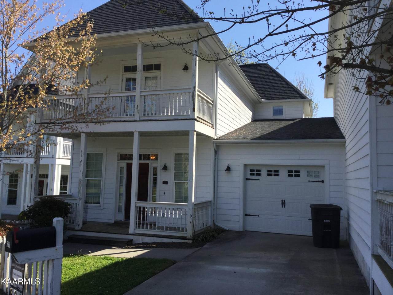 1101 Main St - Photo 1