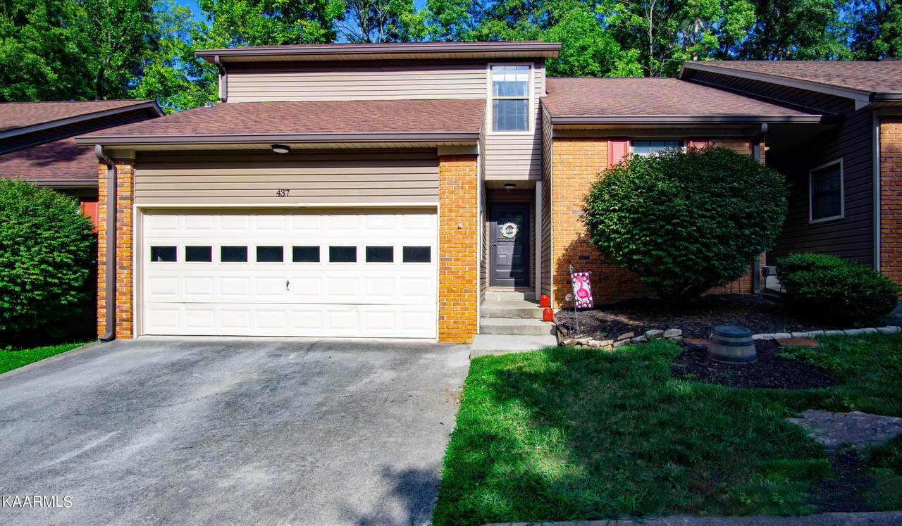 437 Amanda Circle - Photo 1