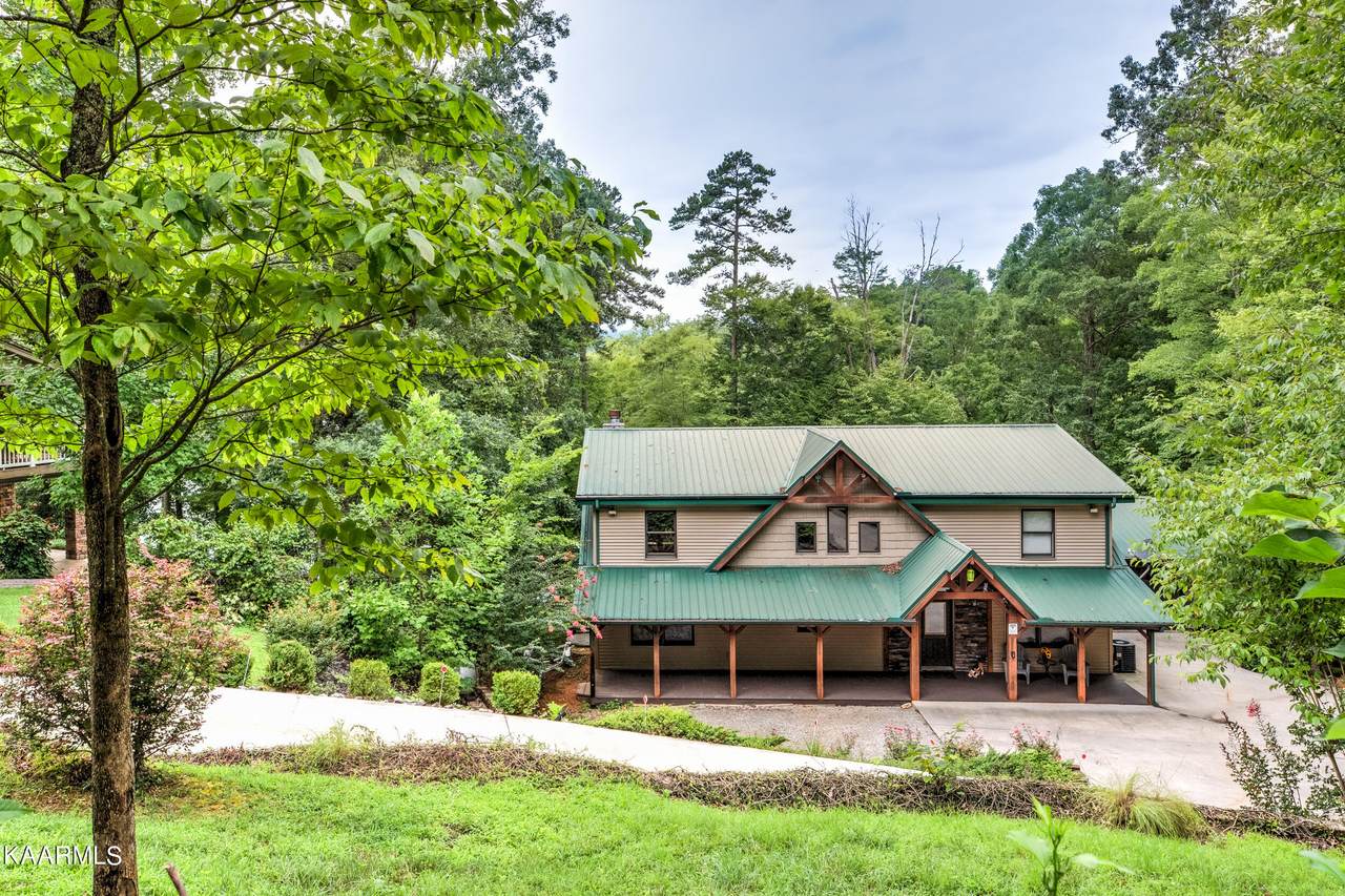 1039 Cove Pointe Rd - Photo 1