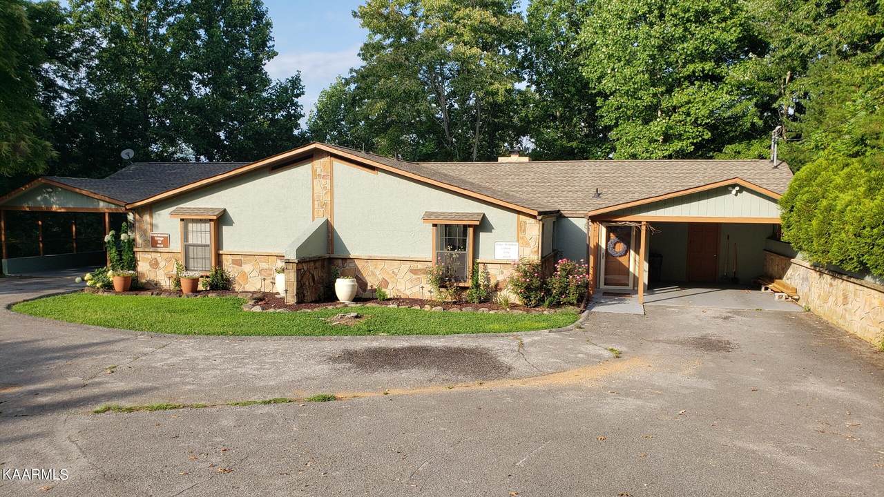 3923 Dollys Drive - Photo 1