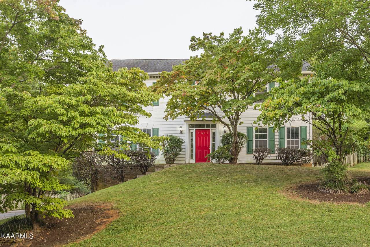 9909 Crestline Drive - Photo 1