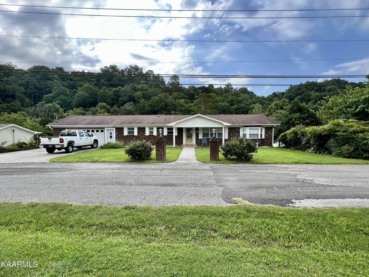 310 Karen Lane - Photo 1