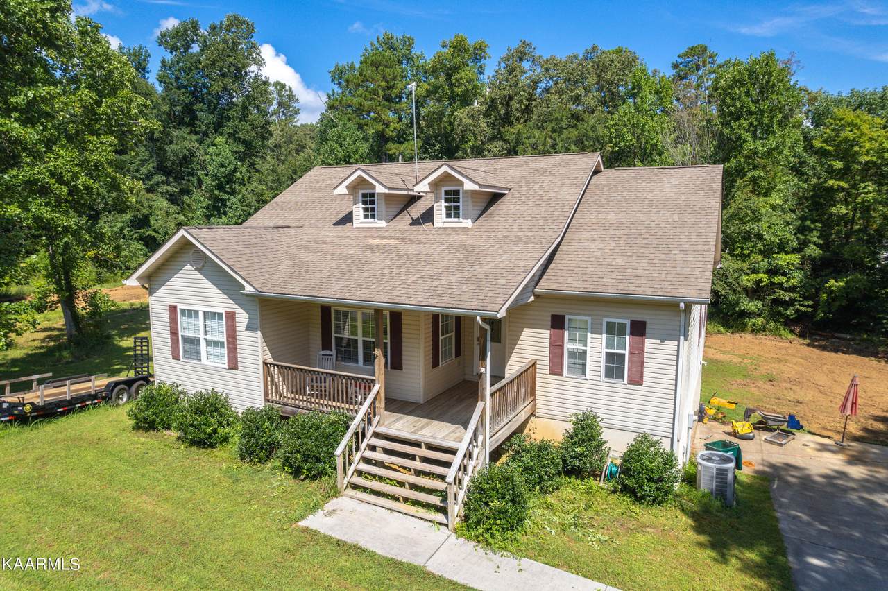 201 Pine Loop Drive - Photo 1