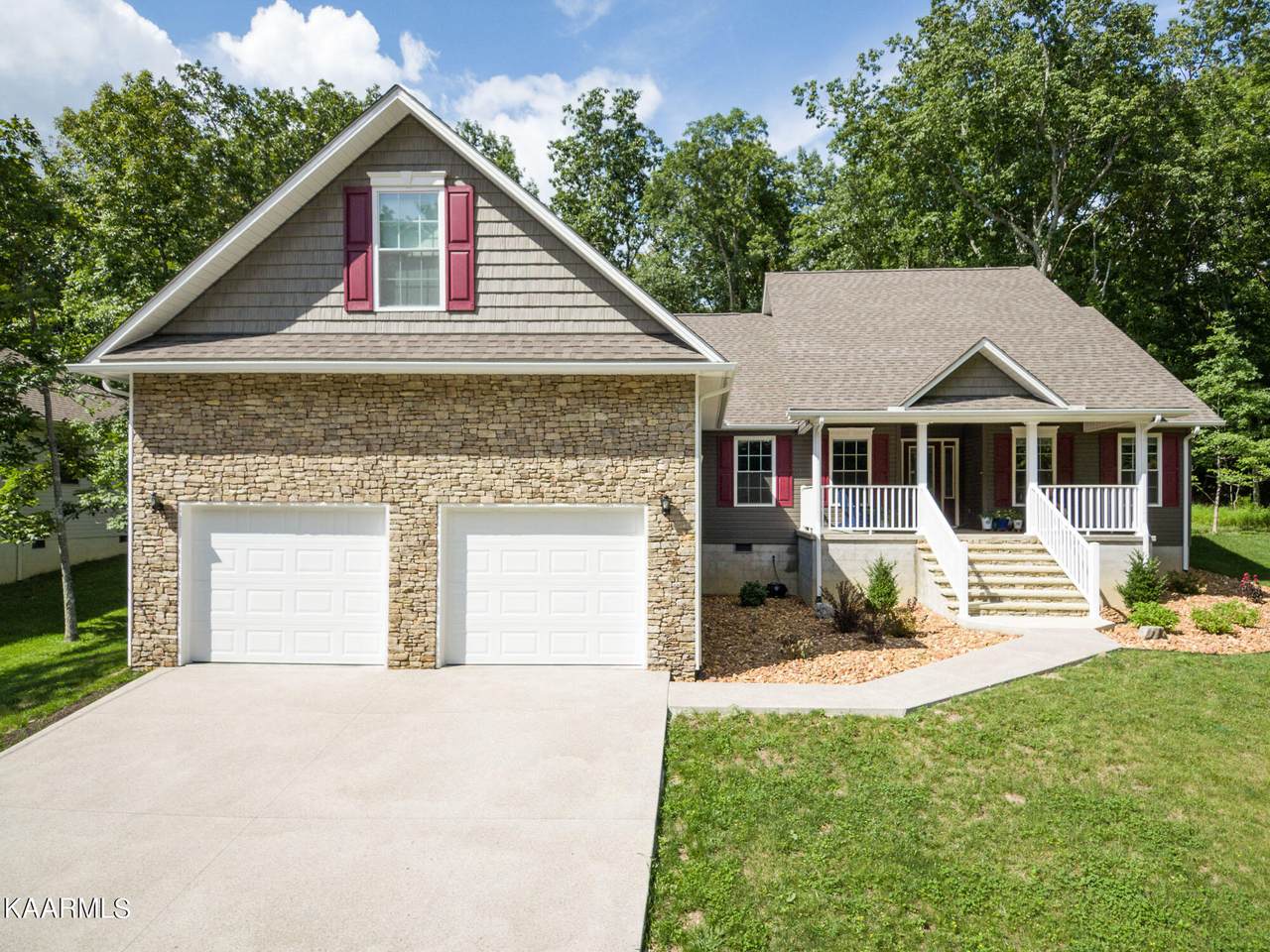 241 Snead Drive - Photo 1