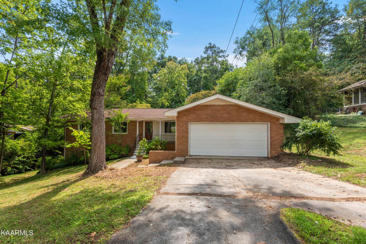 863 Outer Drive - Photo 1