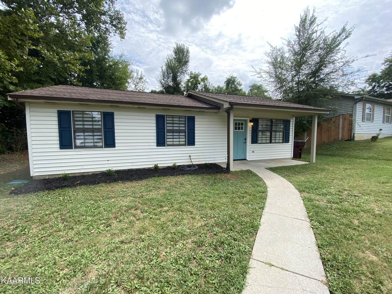 610 Lincoln Rd - Photo 1