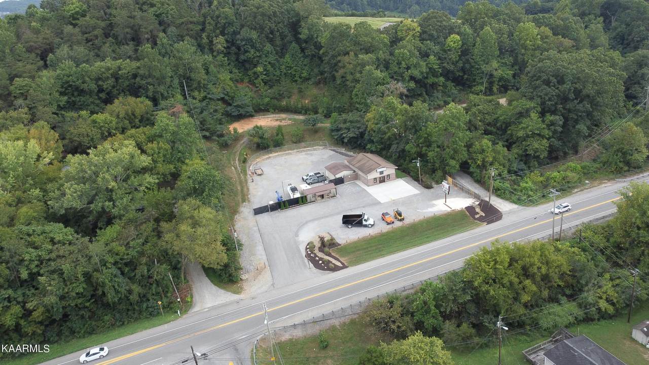 8335 Oak Ridge Hwy - Photo 1