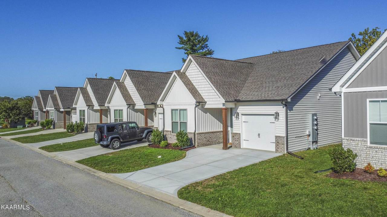 145 Harper Village Way - Photo 1