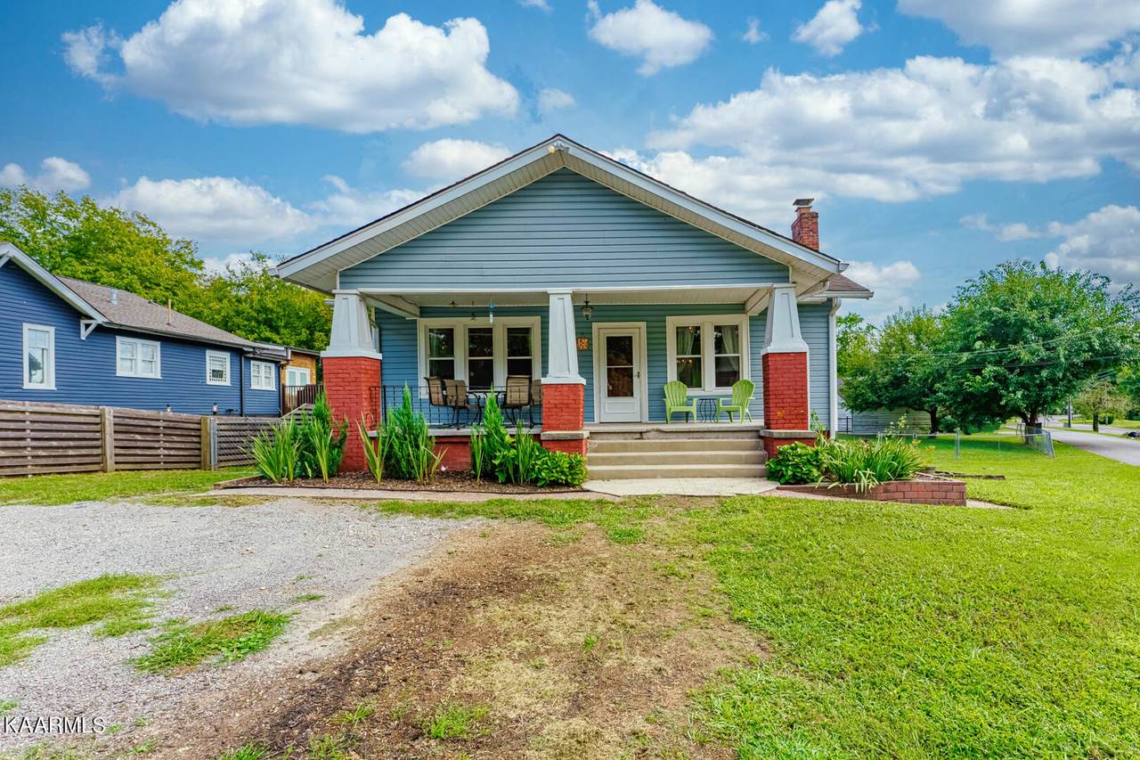 2404 Montclair Ave - Photo 1
