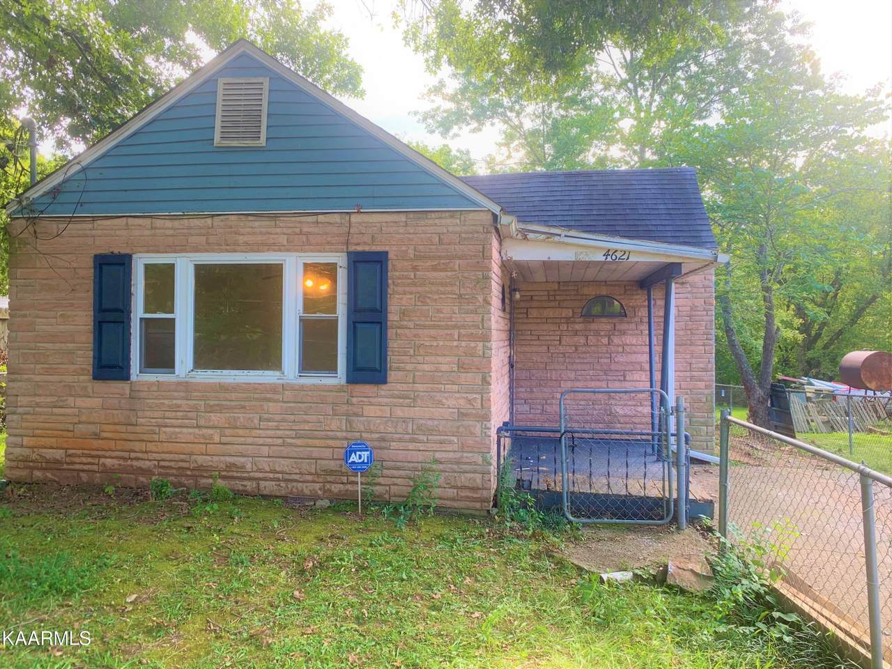 4621 Freund St - Photo 1
