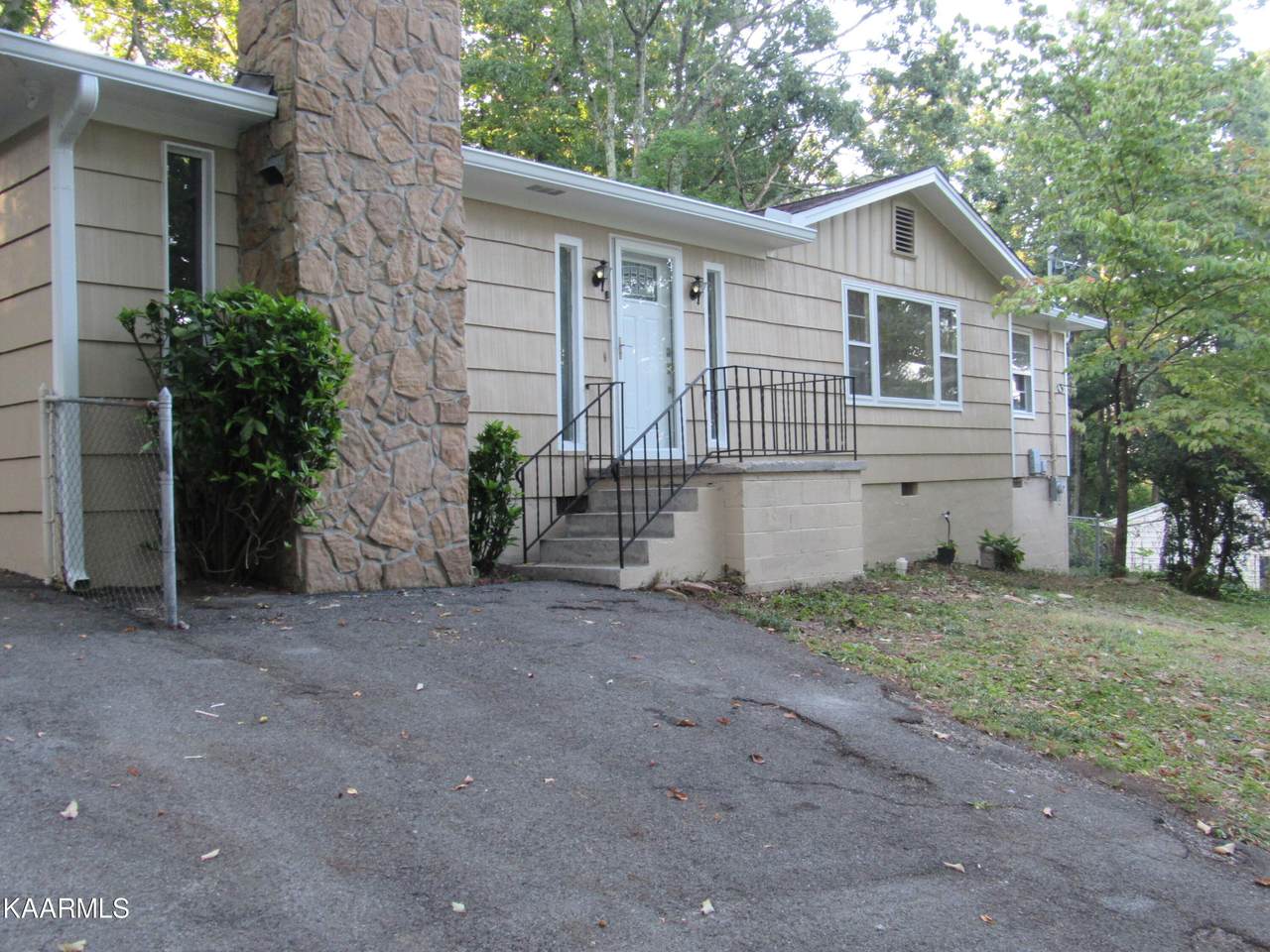 1208 Woodberry Drive - Photo 1