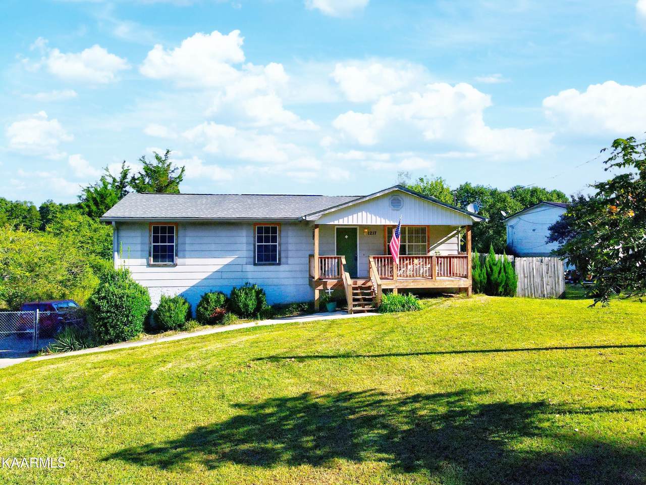 1217 Old Parksville Rd - Photo 1