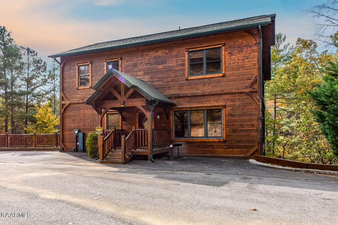810 Great Smoky Way - Photo 1