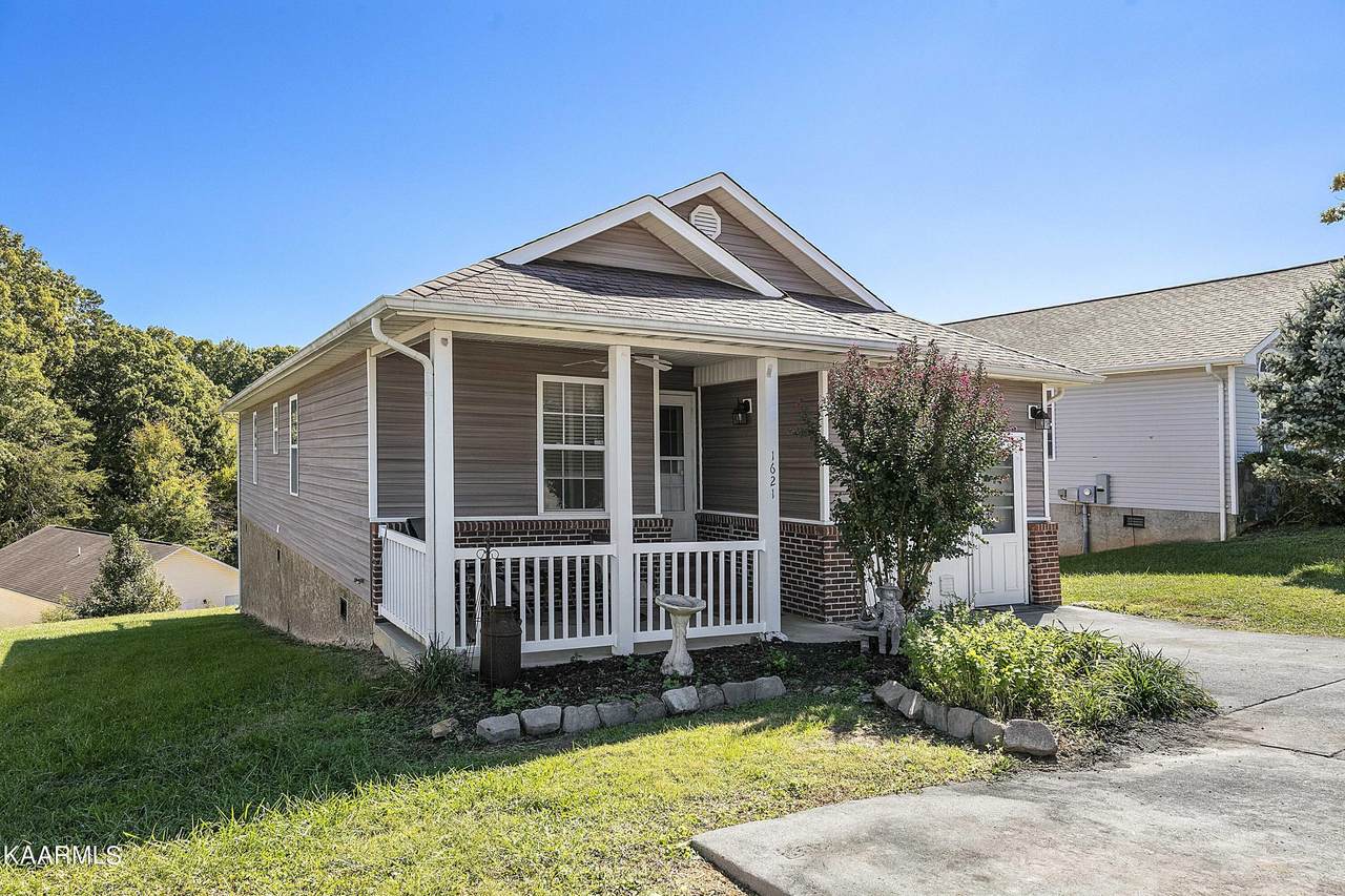 1621 Monte Vista Drive - Photo 1