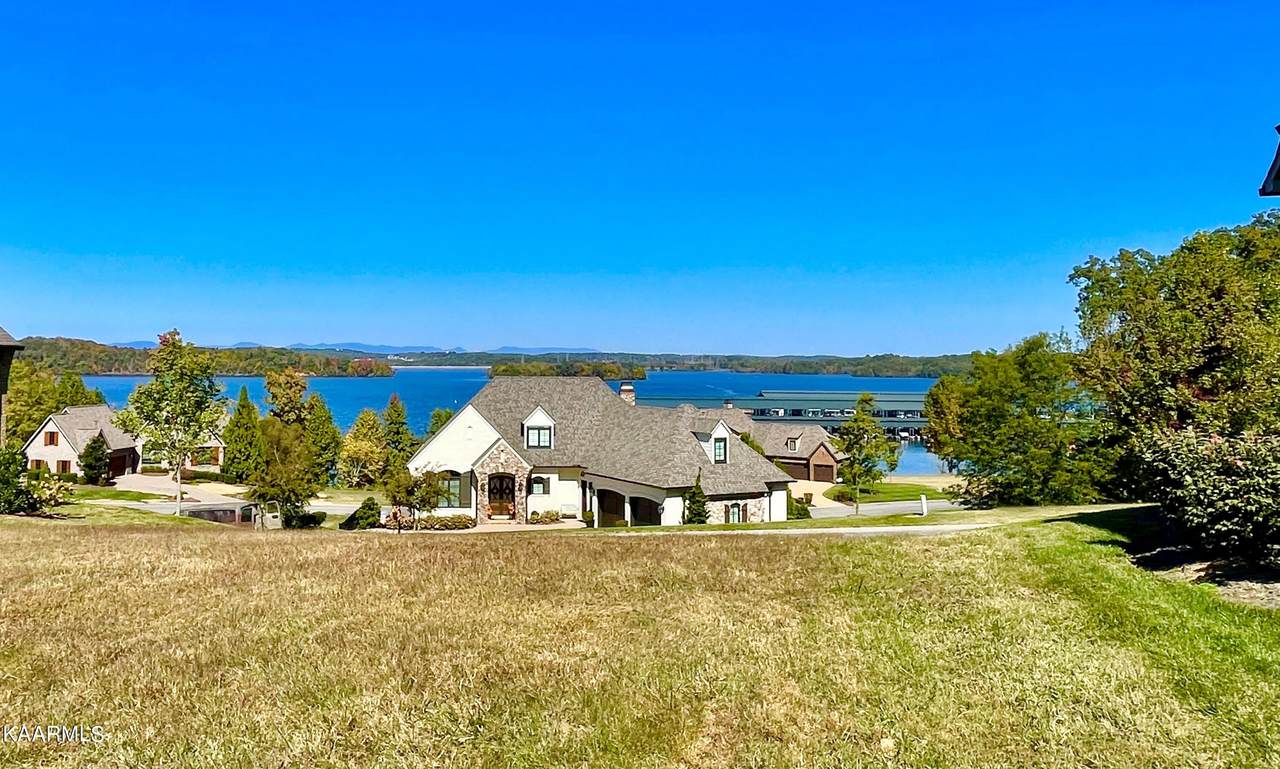 314 Champions Way - Photo 1