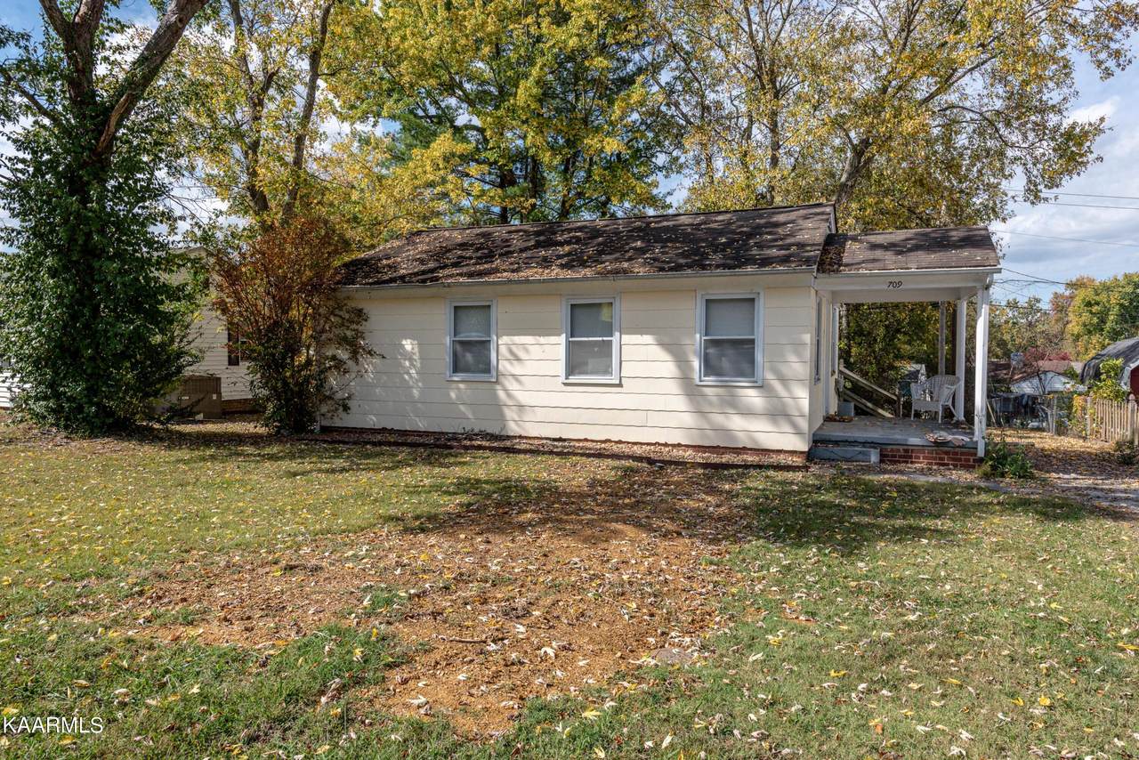 709 Houston Ave - Photo 1