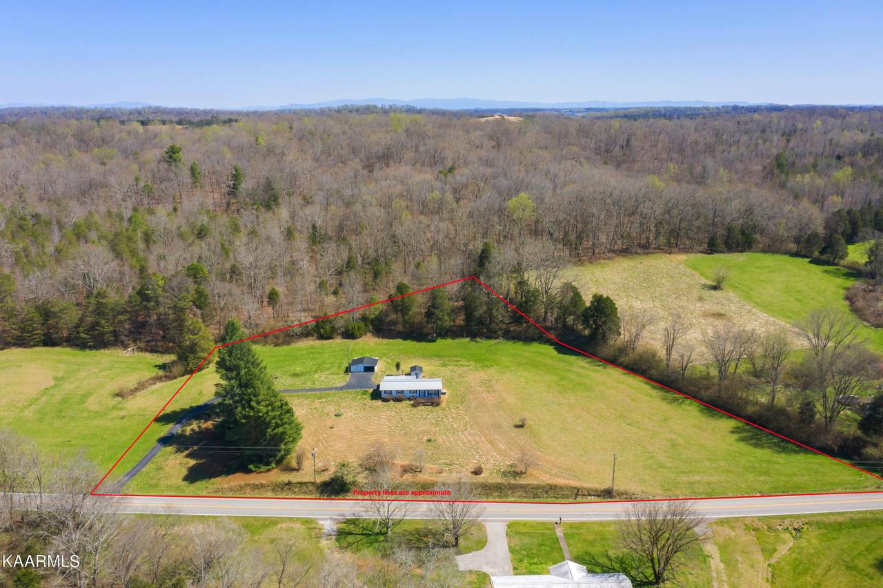 1605 Sweetwater Rd - Photo 1