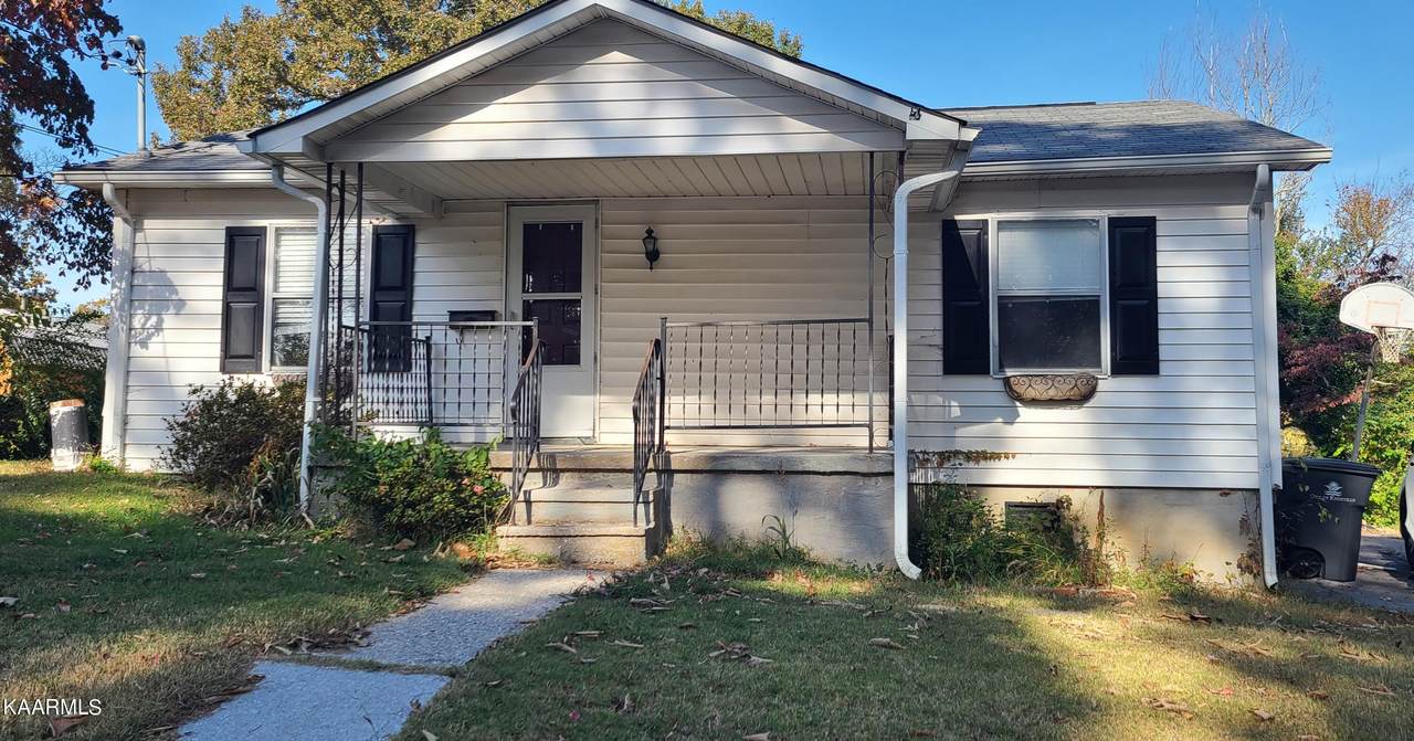 4917 Woodglen Drive - Photo 1