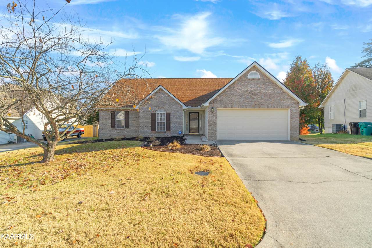 528 Pebble Creek Rd - Photo 1
