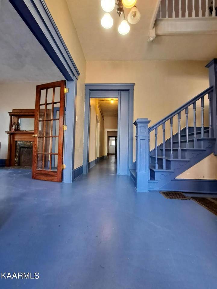 1637 Highland Ave - Photo 1