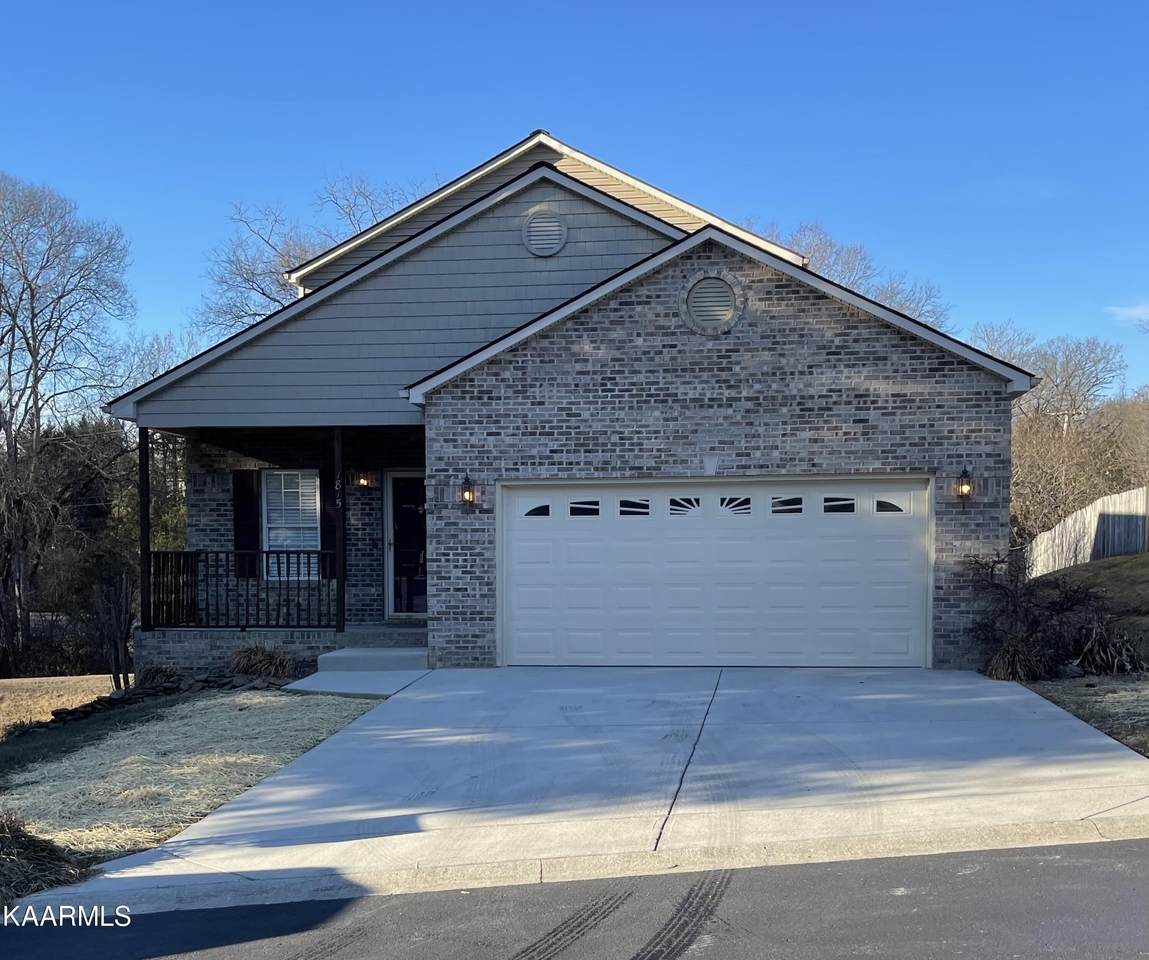 1815 Elmhurst Way - Photo 1